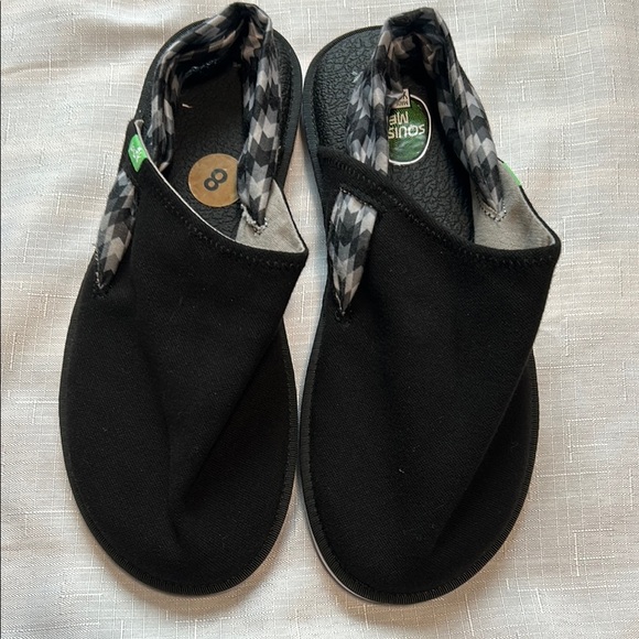 Sanuk Shoes - Sanuk Black and Gray Sandals Slip-On Comfort